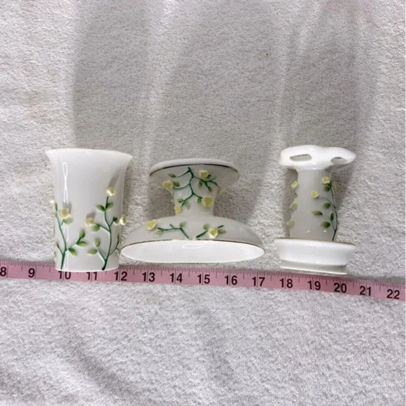 Vintage Ceramic Yellow Flower Bathroom Set Toothbrush Holder Cup Soap Dish - Picture 10 of 12